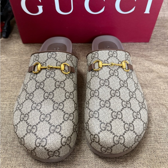 Gucci Brown Sandals - Picture 1 of 4